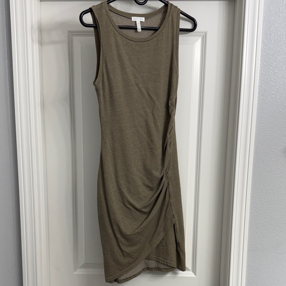Leith Olive Sleeveless Ruched Midi Dress